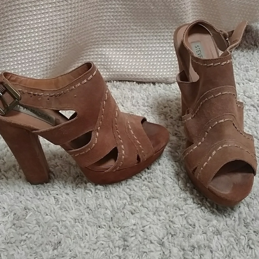 Shoes - Picture 2 of 3